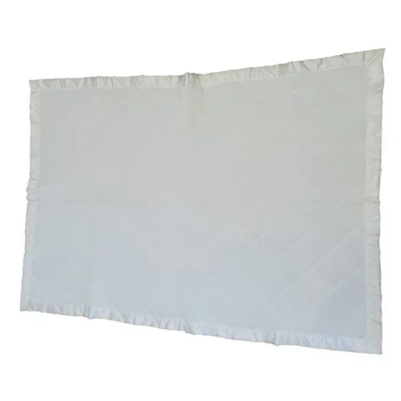 Vintage White Quilted Floral Embroidered Baby Comforter Blanket Satin Trim 48x35 - Picture 4 of 8